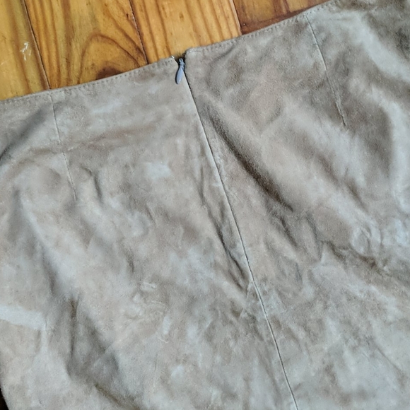 VS2 tan goat suede skirt - Picture 3 of 3